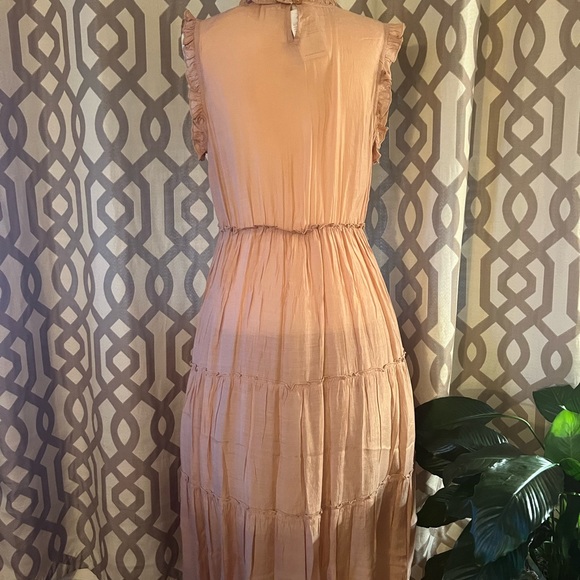 Dress - Picture 3 of 4